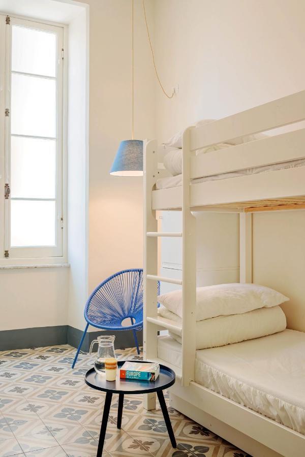 Costello Hostel *